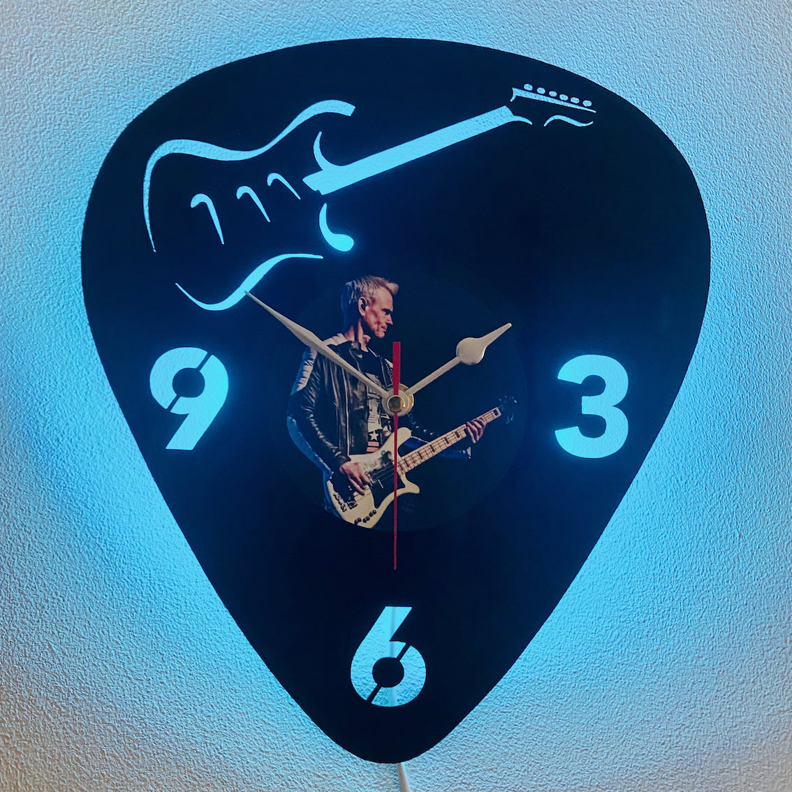 Plectrum clock, Add Your Own Picture!