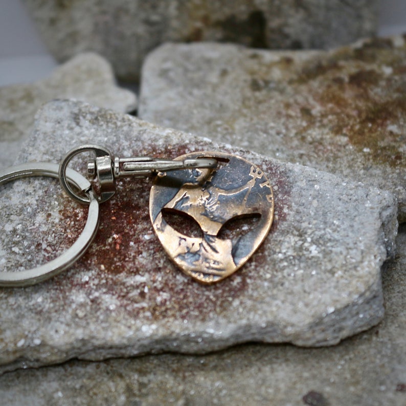 Alien Head Plectrum Key Chain.