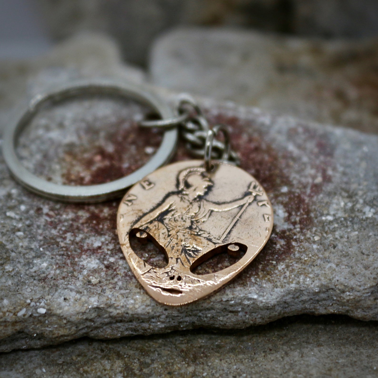 Alien Head Plectrum Key Chain.